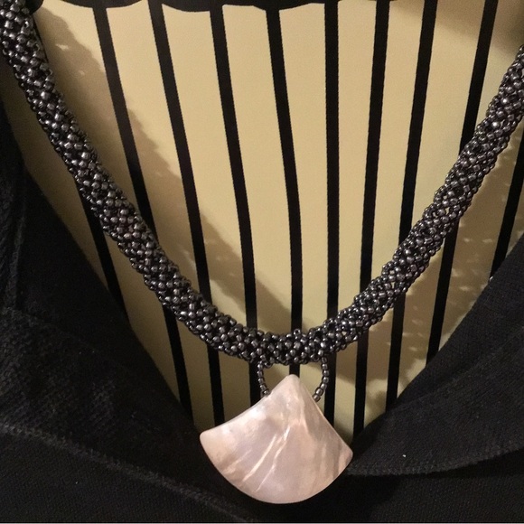 🐚[2/$70.00]🐚 MOP Necklace - Picture 4 of 8